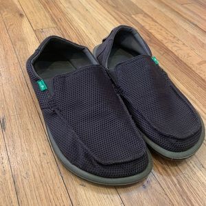 Gently used sanuks